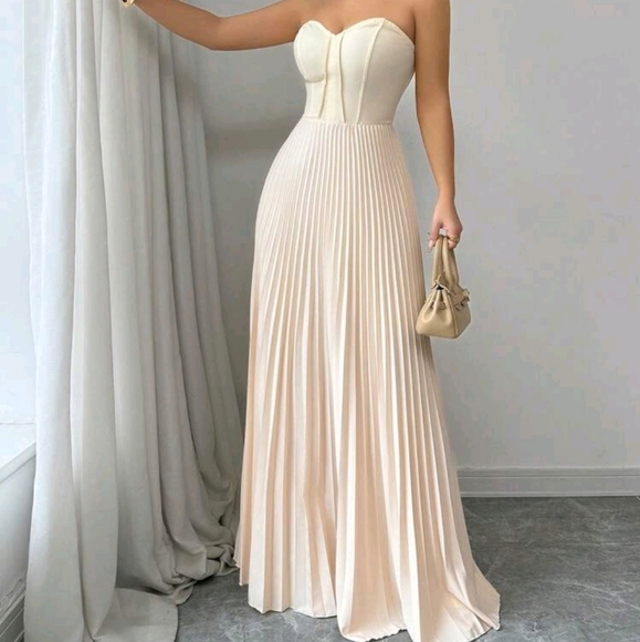 Apricot Strapless Ruched Waist A-Line Pleated Detail Elegant & Romantic Dress - Picture 5 of 6